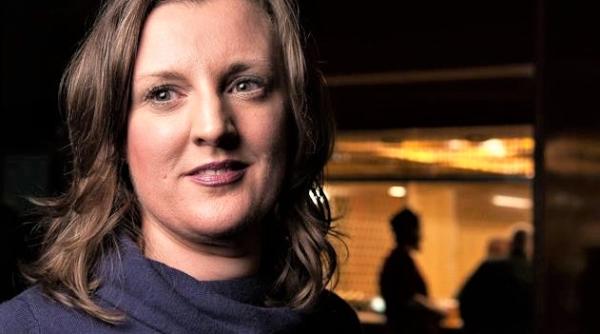 Femeia alergică la bani. Nu îi poate atinge, dar are foate mulți