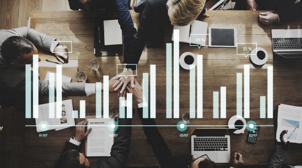 Bursele occidentale resimt efectele evenimentelor din Afganistan. Ce se întâmplă cu petrolul