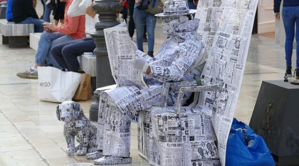 Știrile dimineții. Despre pensii, asigurări, talibani, bani ...