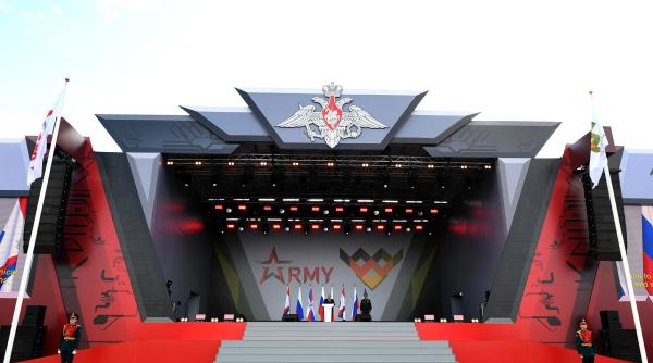 Putin cere submarine nucleare înarmate cu rachete balistice intercontinentale