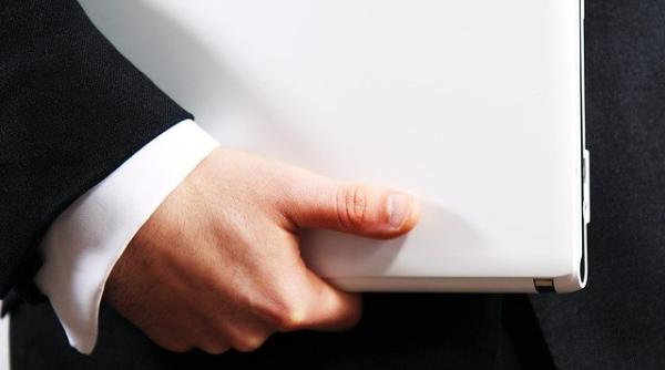 Dorți să vindeți mașina? Iată ce trebuie să știți despre contract