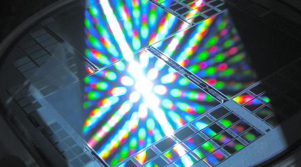 Cel mai mare producător de cipuri face mișcarea de care tuturor le era teamă