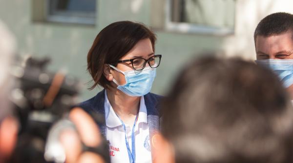 De ce nu sunt plătiţi cei din centrele de vaccinare. Mihăilă, atac la Cîţu: Ştia că bugetul e la fundul sacului