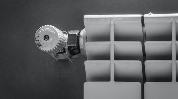 CINE poate solicita ajutorul pentru ÎNCĂLZIRE. Câți BANI se dau