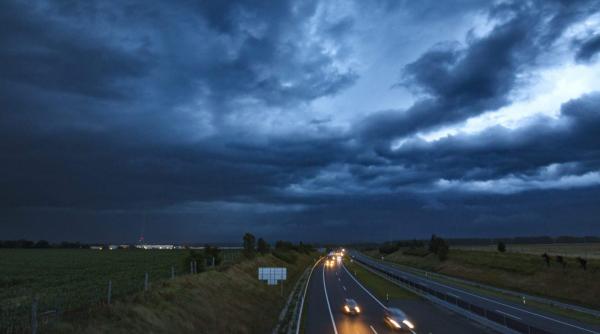 METEO. Atenționare Cod galben de averse și vânt puternic în Dobrogea