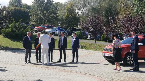 Președintele Iohannis, văzut la volanul unei Dacii. Ce a spus șeful statului