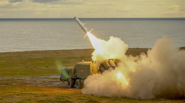 Cum ar arăta un război NATO - Rusia? Ce spun experții