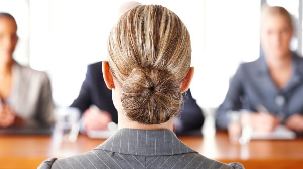 Candidaţi cu studii superioare, la mare căutare pe piața muncii. Cine recrutează cel mai mult