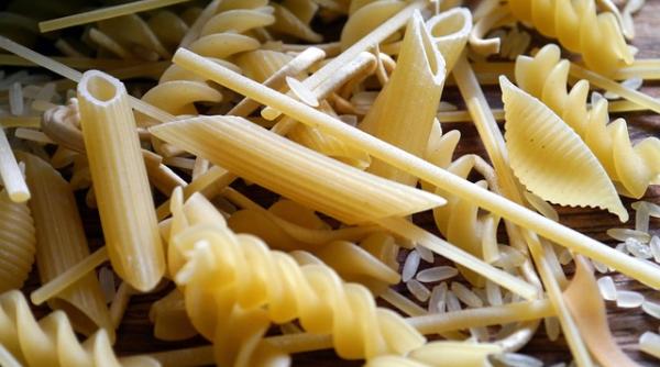 Avertisment. Omenirea amenințată de un deficit de macaroane