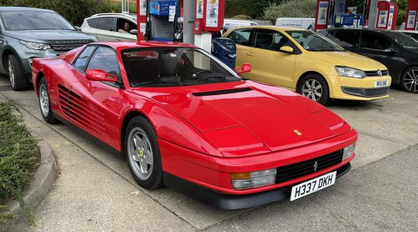 Criză de combustibil în Marea Britanie? Cozi interminabile la benzinării VIDEO