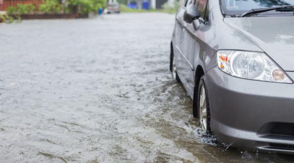  Cod galben de INUNDAȚII pe râuri din trei judeţe