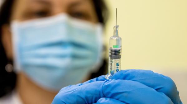 Loteria de vaccinare. Astăzi are loc prima extragere. Ce premii sunt puse în joc