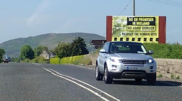 Londra, în ciocnire frontală cu Bruxelles. Mărul discordiei, Irlanda de Nord