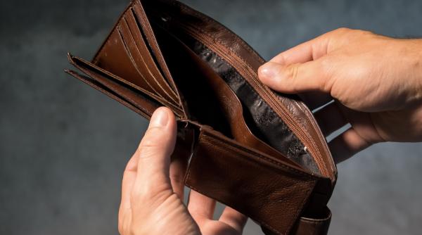 Veste PROASTĂ pentru românii care au CREDITE BANCARE