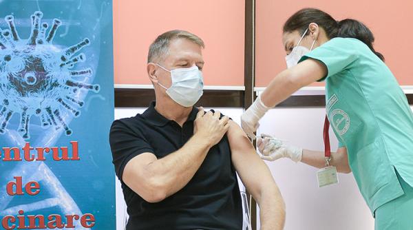 Klaus Iohannis s-a vaccinat cu a treia doză anti-COVID