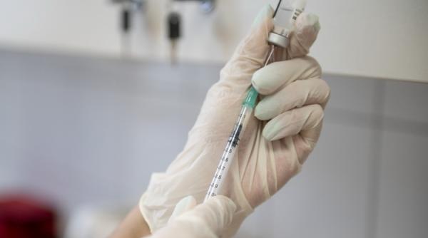 Pfizer cere undă verde pentru vaccinarea copiilor între 5 şi 11 ani