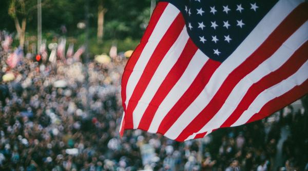 SUA evită, PENTRU MOMENT, intrarea în incapacitate de plată 