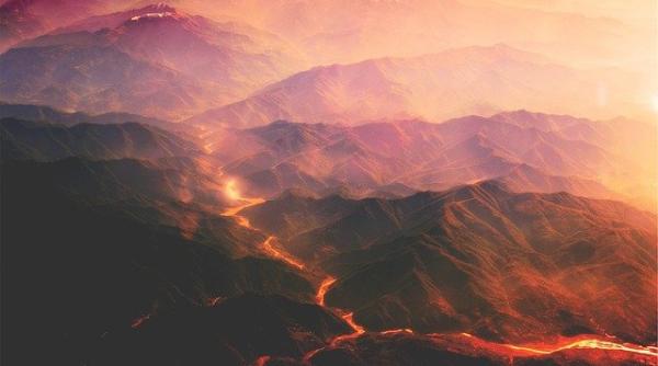 Erupţie vulcanică în Canare: Mai multe clădiri înghiţite de lavă VIDEO