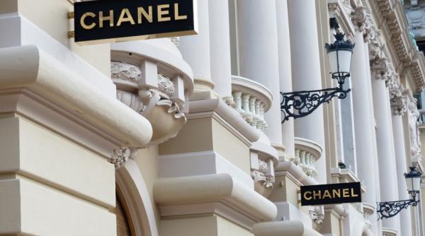 Casa de modă Chanel devine și mai exclusivită. Cum vrea compania să își sporească prestigiul