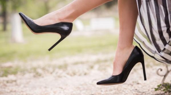 Efectul tocurilor înalte purtate de femei asupra bărbaţilor. Stabilit ȘTIINȚIFIC