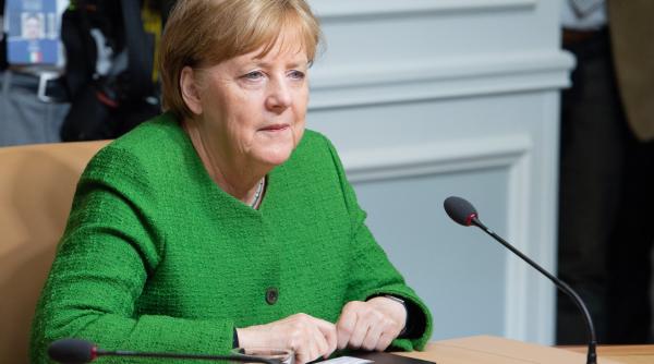 Angela Merkel avertizează asupra ''forţelor centrifuge'' în UE