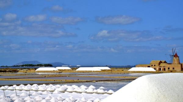 O nouă tehnologie pentru desalinizare care folosește curentul electric