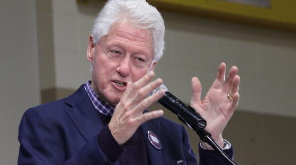 Bill Clinton mai rămâne o noapte în spital. Pentru ce a fost spitalizat fostul președinte