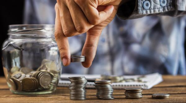 Deficitul comercial al UE, GENERAT de statele non-EURO