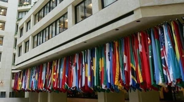 Avertisment FMI: Avansul inflaţiei ar putea să ducă la creşterea salariilor