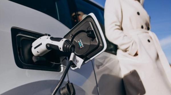 Ungaria a început producţia de masă a automobilelor electrice