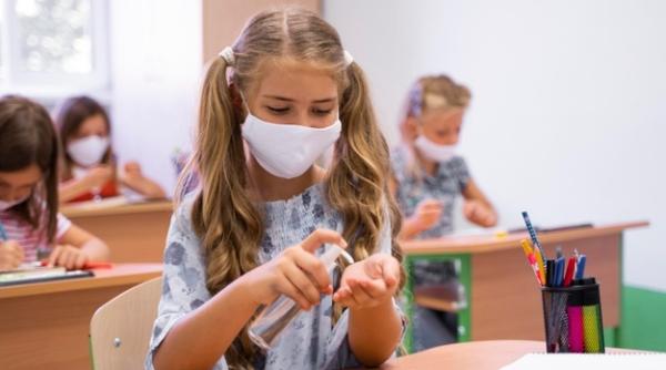 Se taie vacanţa de iarnă. Ministrul Educaţiei, anunţ trist pentru elevi