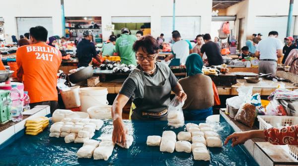 Alt dezastru în China? Populația, îndemnată să-și facă provizii de hrană