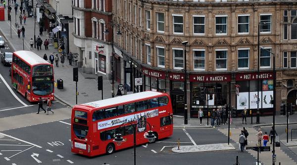 COVID-19. Expert științific al guvernului britanic a dat bir cu fugiții