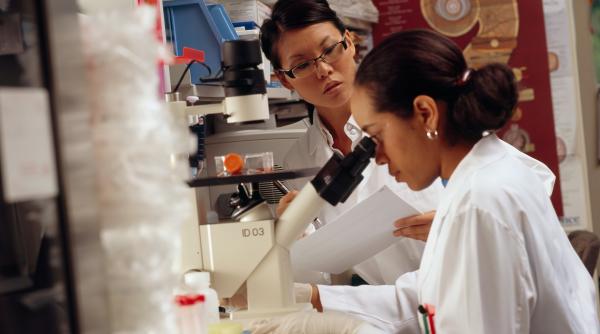 Chinezii au inventat ceva care omoară coronavirusul. Se fabrică deja