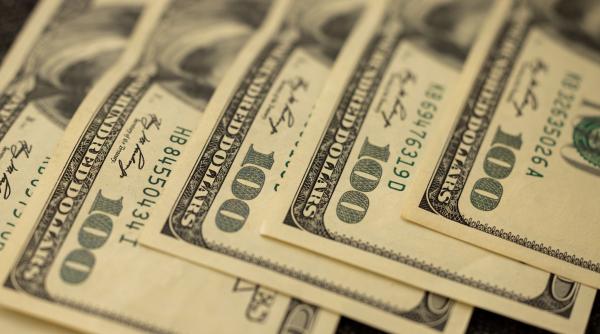 Uriașa rezervă de dolari a Chinei dă fiori reci Statelor Unite 