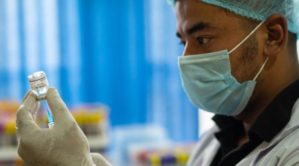 Vaccinare în SUA. Justiția suspendă OBLIGAȚIA introdusă de Biden