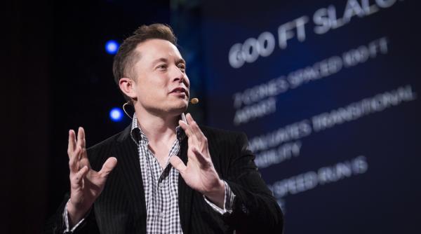 Utilizatorii Twitter cred că Musk ar trebui să vândă 10% din participaţia deţinută la Tesla