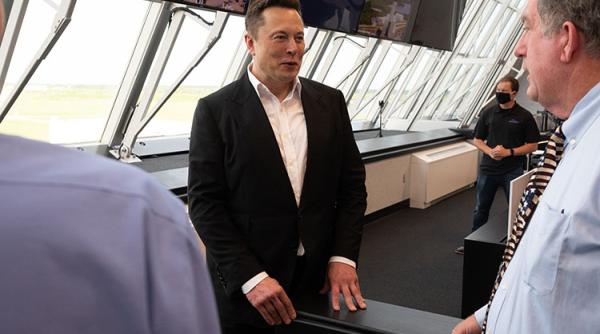 Averea lui Elon Musk s-a prăbușit în două zile