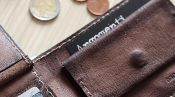 Au crescut salariile, dar românii nici nu și-au dat seama