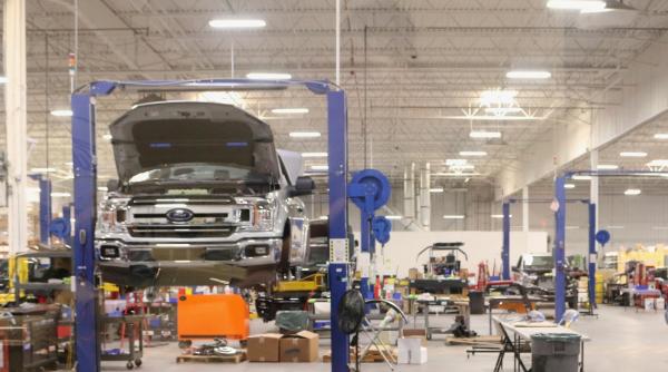 Daimler vinde participația deținută la Renault. Ce se schimbă