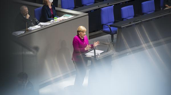 Vaccinarea devine obligatorie din februarie 2022 în Germania