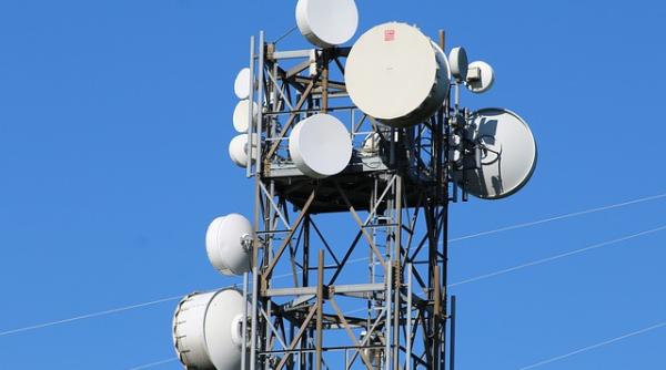 Orange şi Vodafone. De ce a eșuat proiectul de fuziune a celor două companii