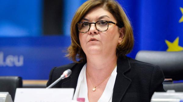 Adina Vălean: Pasagerii români ar putea beneficia de o cale ferată de mare viteză