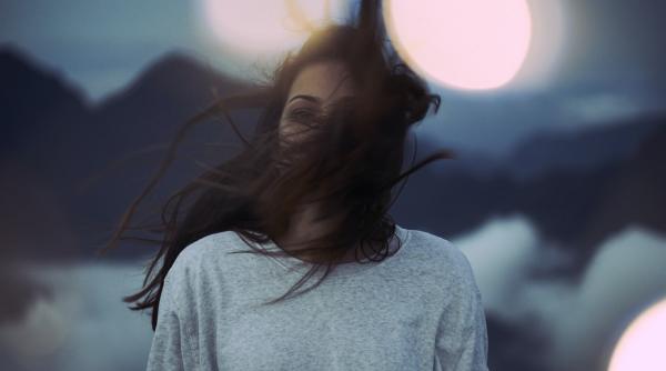 Horoscop. Nu șovăiți și nu vă lăsați prinși. Iubirea este un risc