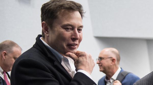 Acționarii Tesla, furioși, îl dau pe Musk în judecată. Din nou