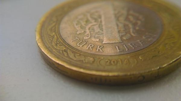 Deprecierea lirei turcești îi atrage pe cumpărătorii bulgari