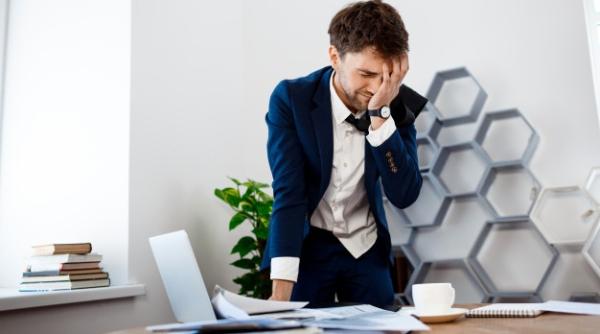 Directorii marilor companii se tem că-și vor pierde slujbele în 2022