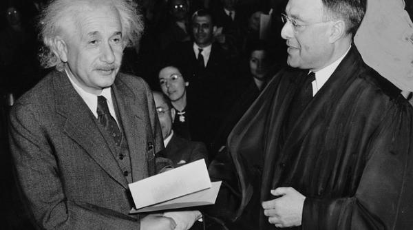 GHICITOAREA lui ALBERT EINSTEIN! Doar GENIILE o pot rezolva
