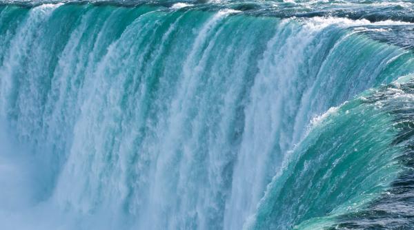 Greu de IMAGINAT: Cea mai mare CASCADĂ din Sistemul solar!