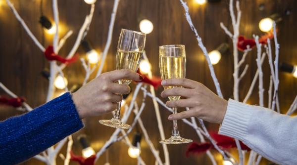 DCBusiness vă urează: La Mulți Ani!